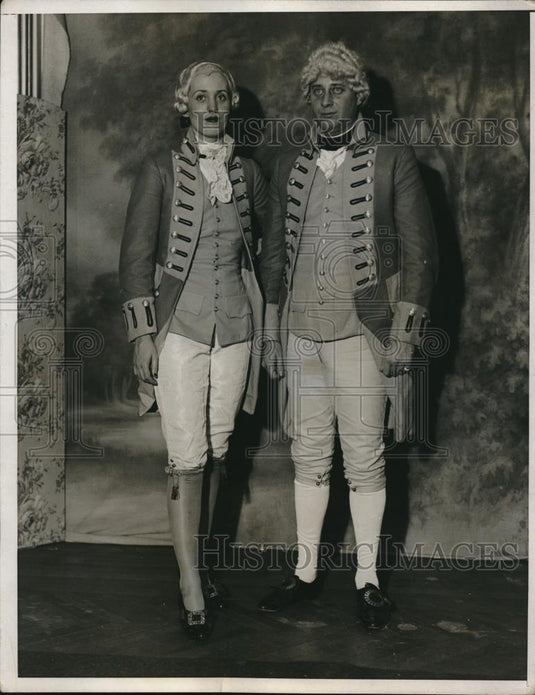 1932 Press Photo Mr. & Mrs. Barclay Warburton Jr., New York, At Beaux Arts Ball - Historic Images