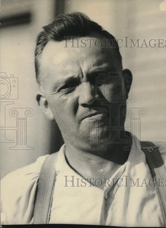 1921 Press Photo Paddy Gibson after a tiring day - nec25522 - Historic Images