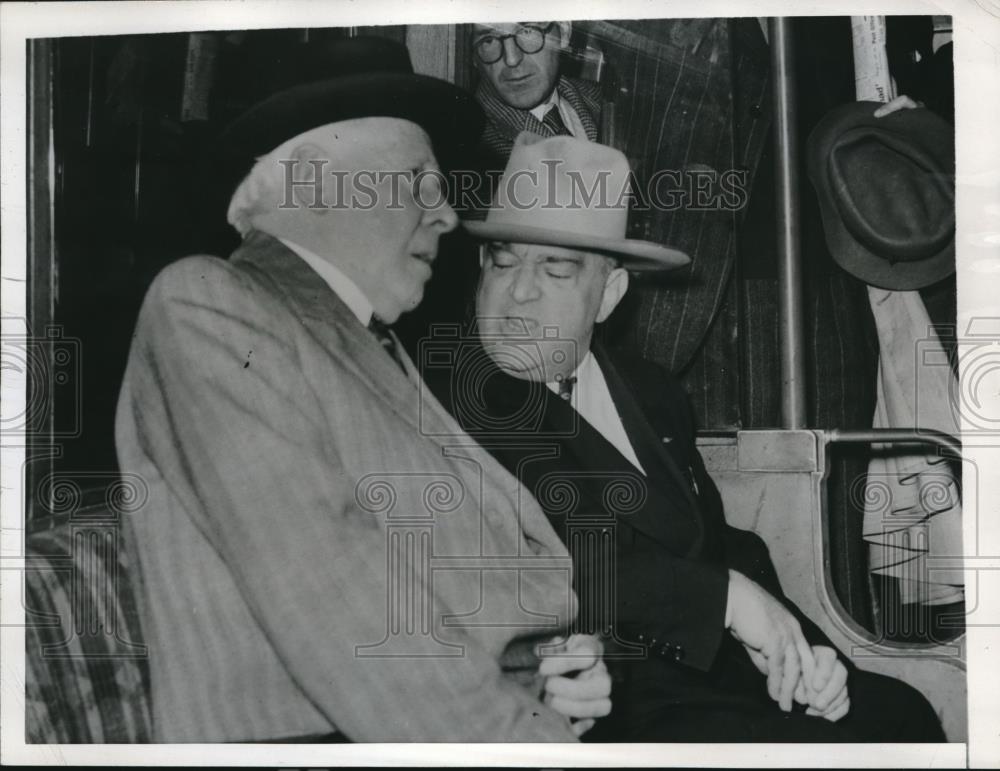 1946 Press Photo Director Gen. of UNRRA Fiobello H. LaGuardia at London Subway. - Historic Images