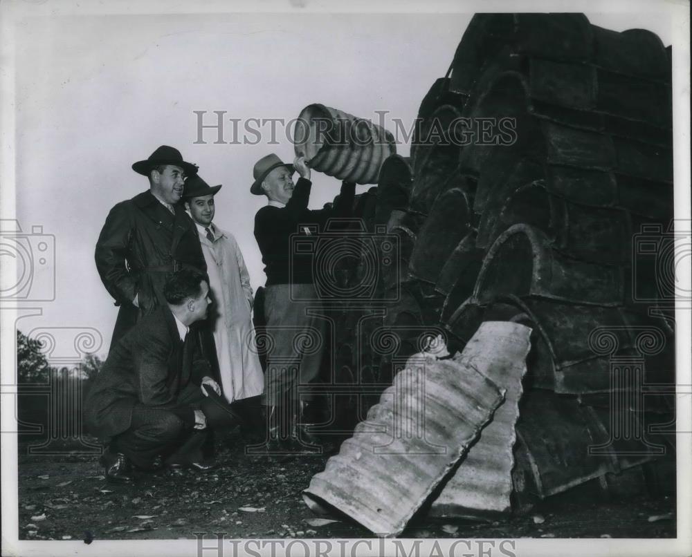 1944 Press Photo 4 men in the picture - Historic Images