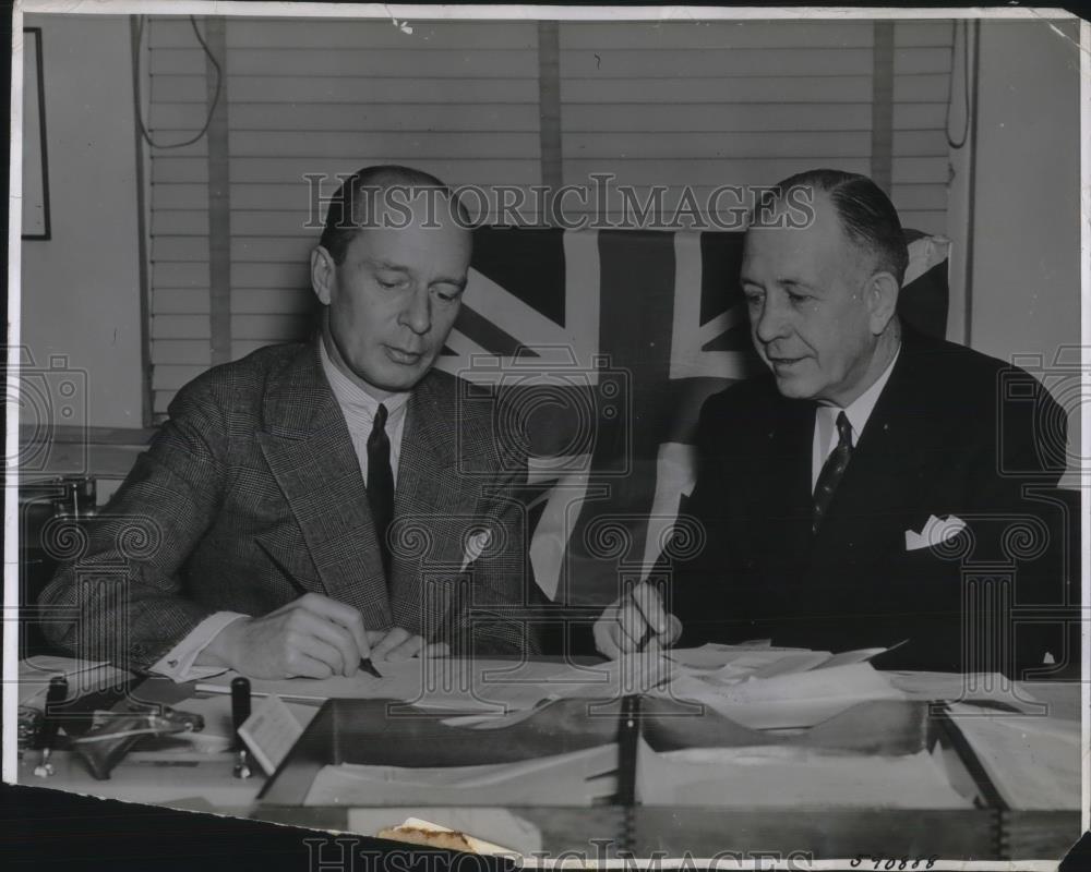 1941 Press Photo NY, Wm Buxton of Brit.Amer Ambulance &amp; Jack Kearns,promoter - Historic Images