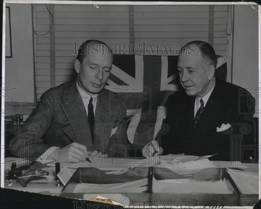 1941 Press Photo NY, Wm Buxton of Brit.Amer Ambulance & Jack Kearns,promoter - Historic Images