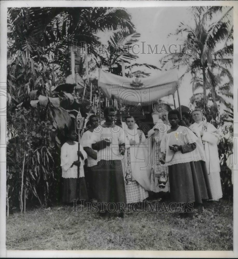 1943 Press Photo Celebrating feast of Corpus Christi, Texas - Historic Images