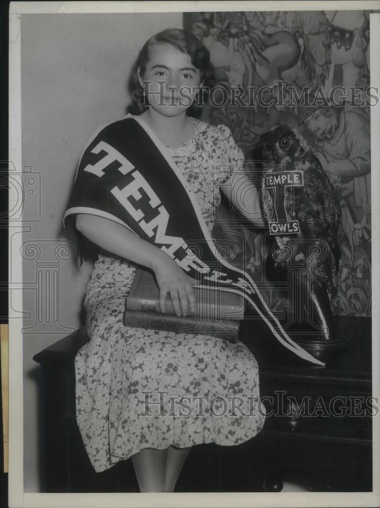 1934 Press Photo French Student Germaine Guenot Arrives at Temple University - Historic Images