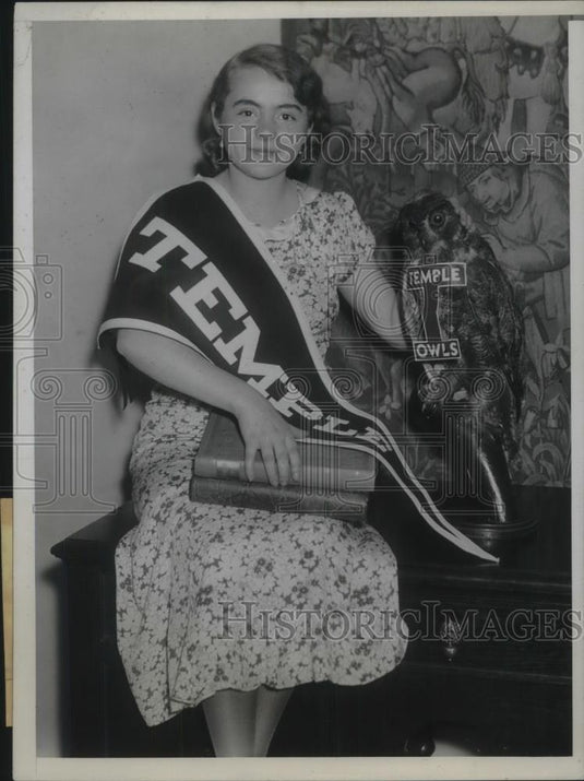 1934 Press Photo French Student Germaine Guenot Arrives at Temple University - Historic Images
