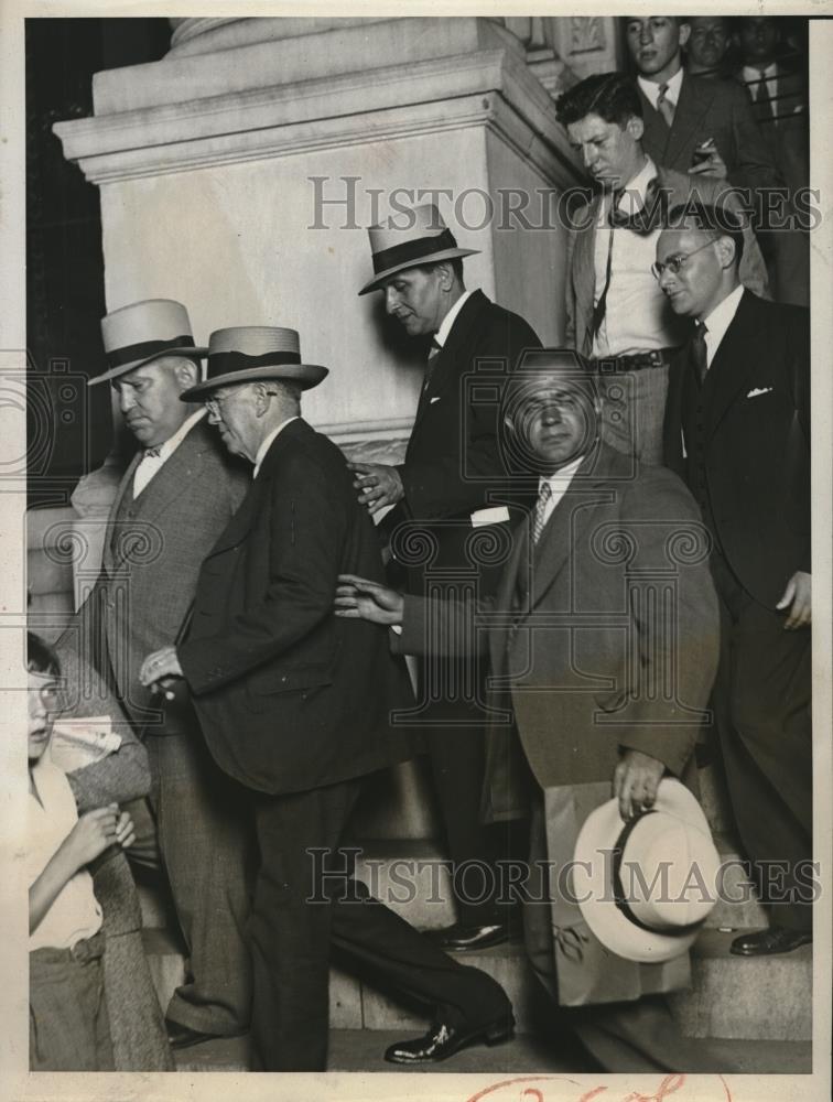 1931 Press Photo Dr. William F. Doyle thrown in jail for contempt of court. - Historic Images