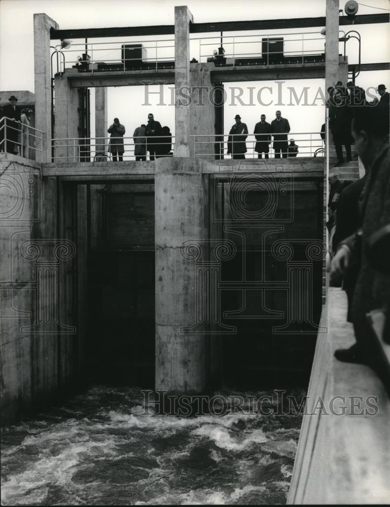 1966 Press Photo Sluice Gates For Seine River Lake Lusigny French Water Project - Historic Images