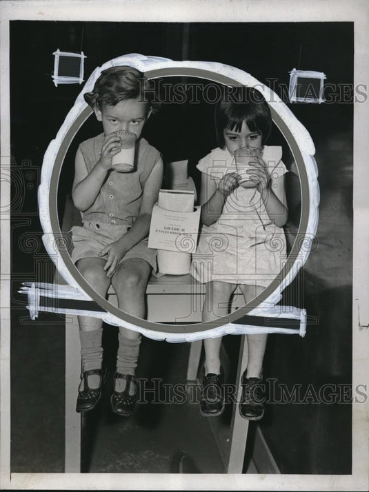 1934 Press Photo Leonard George & Lorainine Gerke Drinking Milk - nec31253 - Historic Images