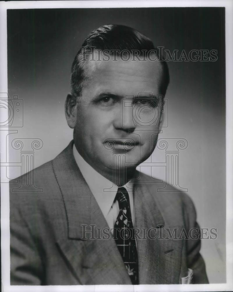 1953 Press Photo W.C. Newberg, president of Dodge Division of Chrysler Corp. - Historic Images