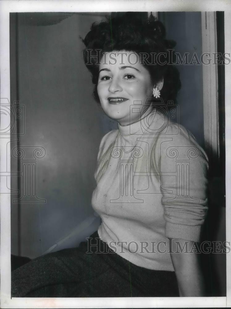 1941 Press Photo Jersey City, NJ Jacqueline Faivret from France - nec38140 - Historic Images