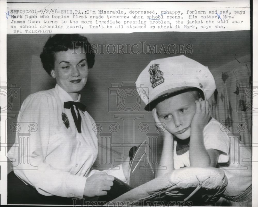 1958 Press Photo Mark Dunn not too happy about first day of school tomorrow - Historic Images