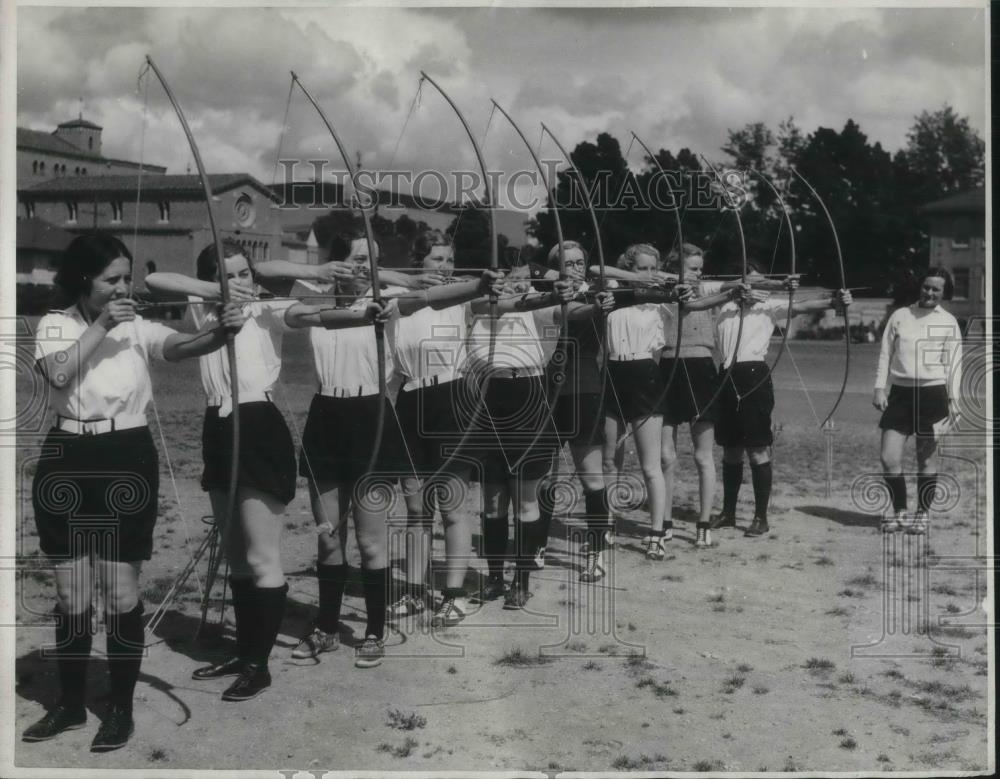 1932 Press Photo Archery Class in University of Southern California - nec37162 - Historic Images