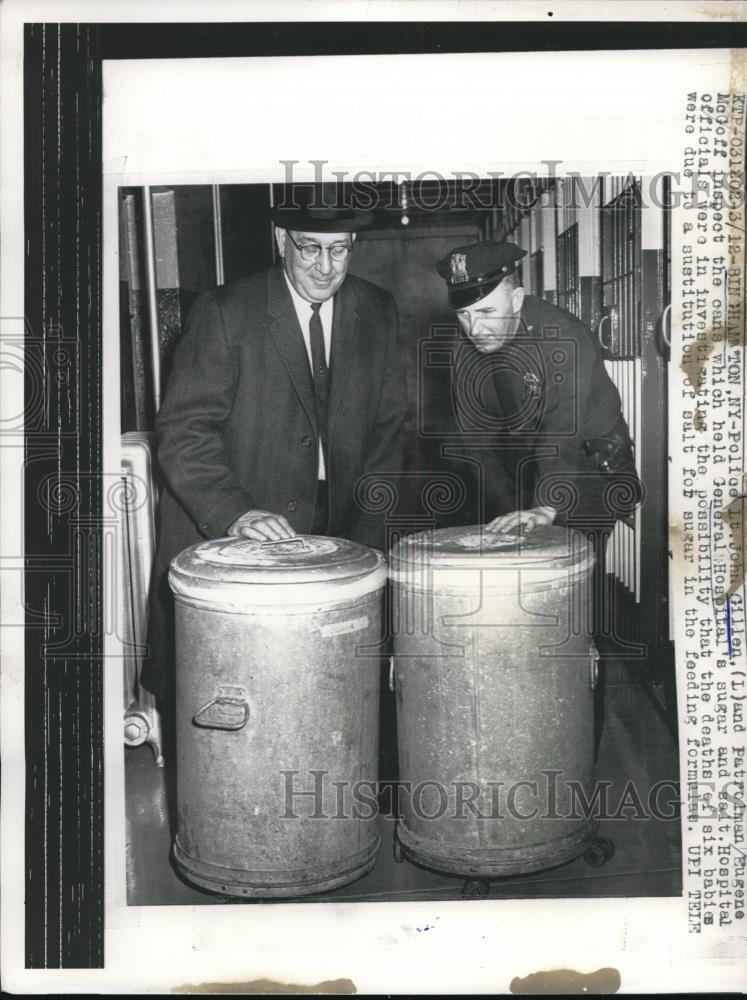 1962 Press Photo NYC police Lt John Gillen, Ptrl Eugene McGoff &amp; stolen sugar - Historic Images