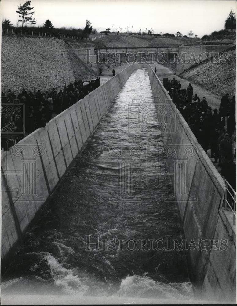 1966 Press Photo Siene River Channeled To Lake Lusigny In Troyes France - Historic Images