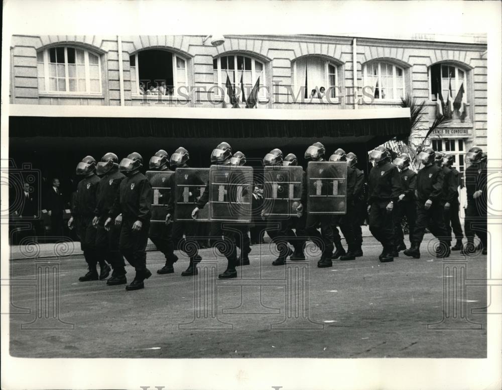 1969 Press Photo Foreign Capital Special Squad of Riot Police. Paris Parade. - Historic Images