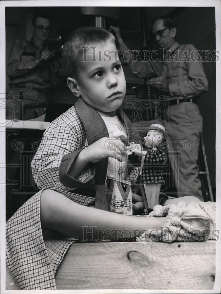 1961 Press Photo New Angio-cardiogram machine installed as 4 yr Michael Merkel - Historic Images