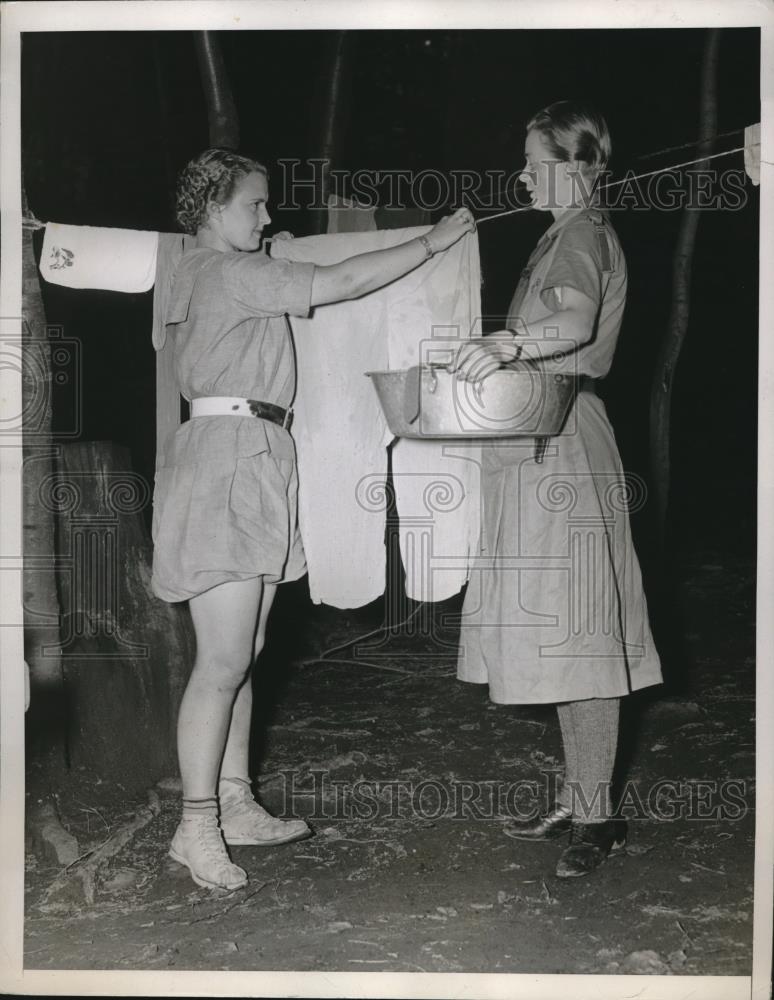1937 Press Photo Martha Selbey and Yvonne Lebegue at Girl Scout Encampment - Historic Images