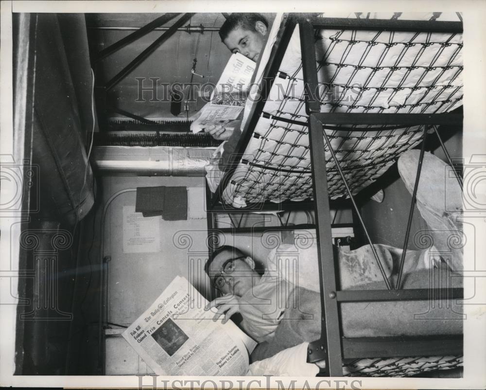 1959 Press Photo Penn State Students Undergo Nutrition Testing In The Box - Historic Images