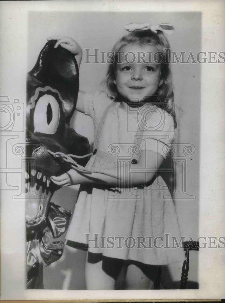 1944 Press Photo Betty Ann Hult,  won title &quot;Champion future pinup girl&quot;. - Historic Images