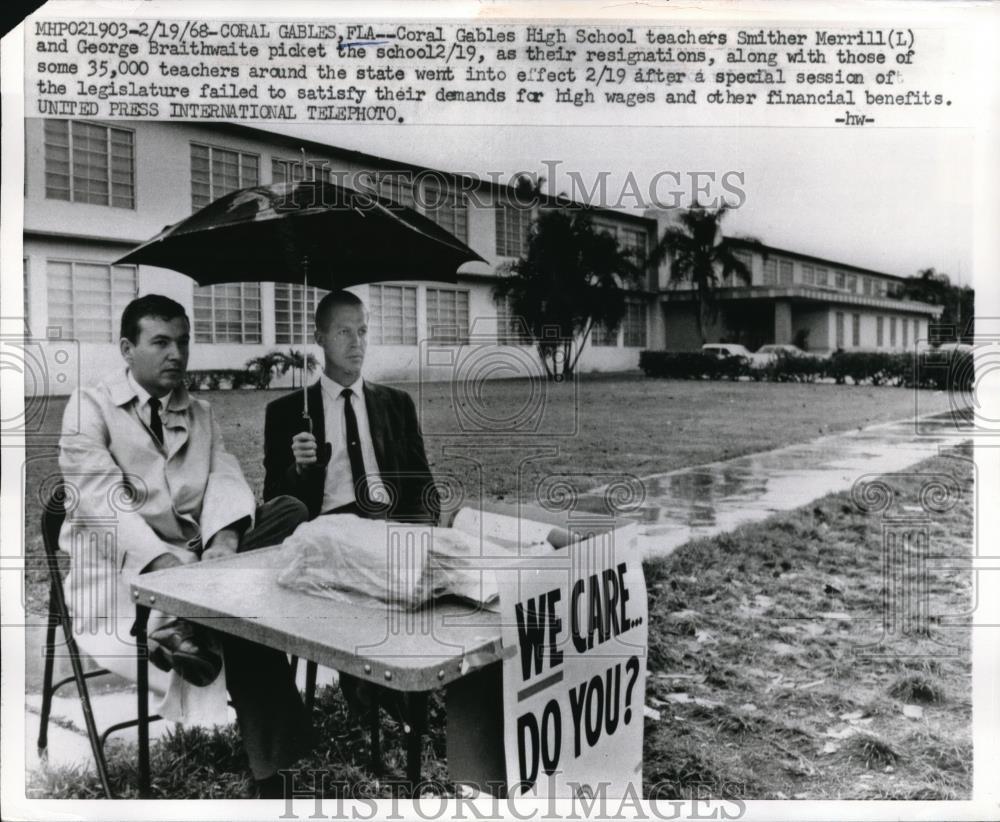 1968 Press Photo Coral Gables School Teachers picket outside their Schools. - Historic Images