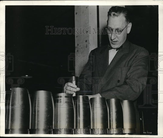 1945 Press Photo C.W Franke of the Dodge Main Plant in Detroit. - Historic Images