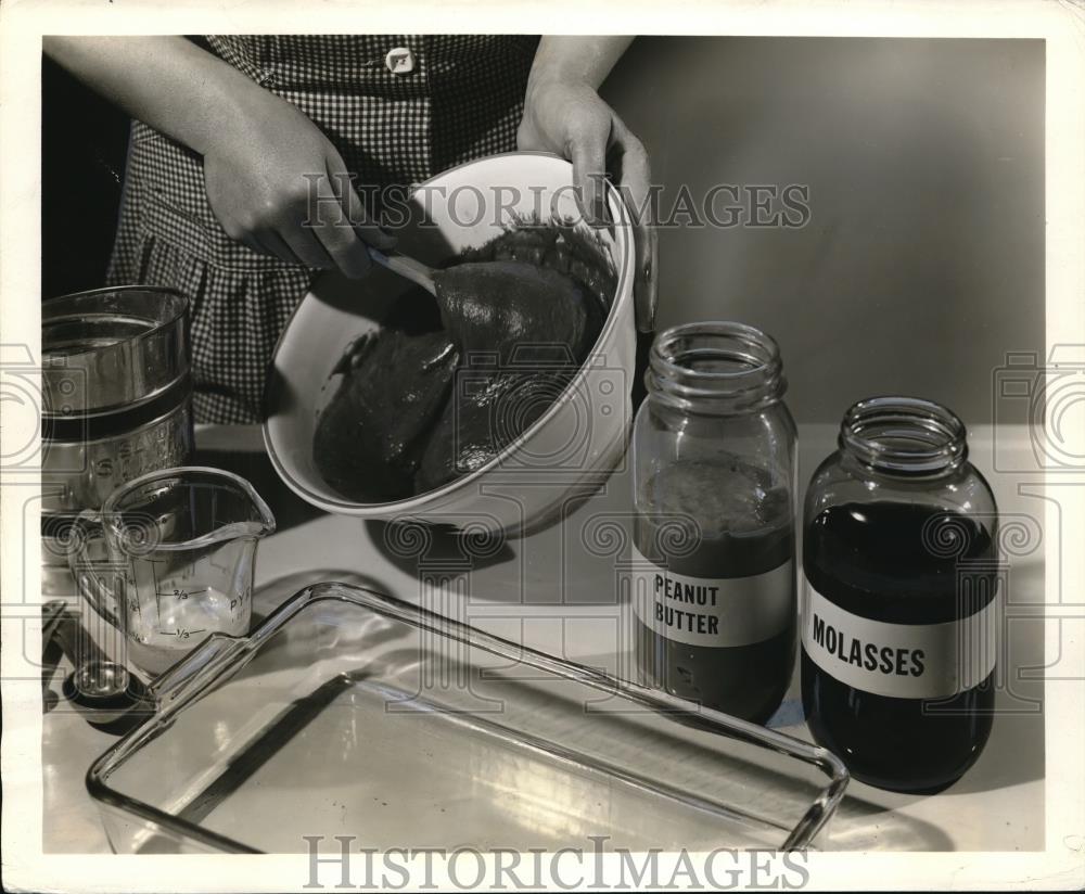 1943 Press Photo bakery - Historic Images