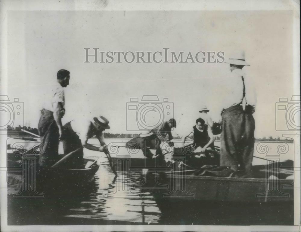 1933 Press Photo Tragic end to church picnic. 12 children and priest drowned. - Historic Images