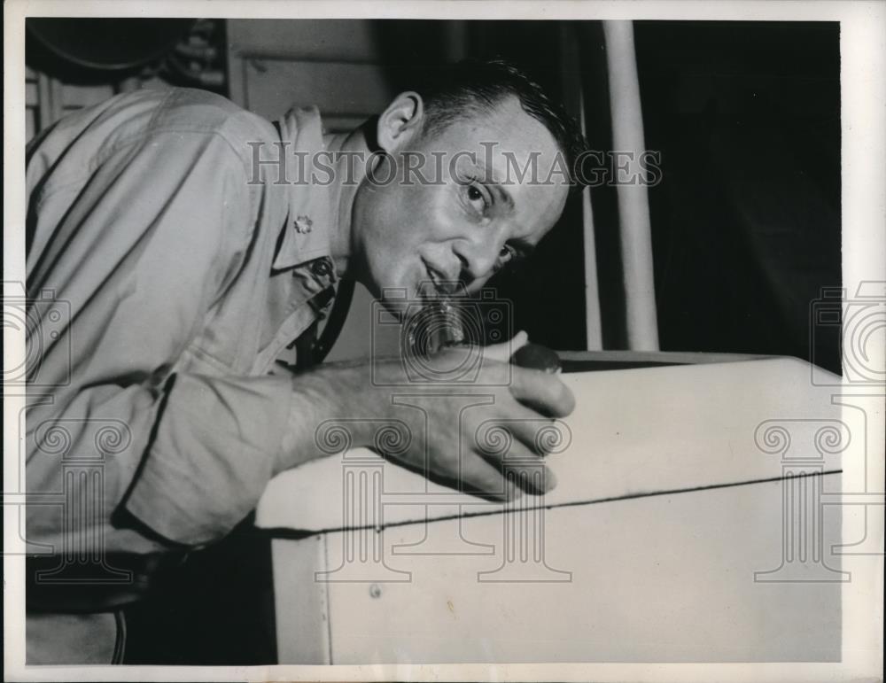 1944 Press Photo Lieutenant Commander Robert Price Webster Groves - nec43138 - Historic Images