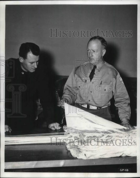 1942 Press Photo Cadet MM Anderson Jr & Ralph Bottriell at Kelly Field, Texas - Historic Images