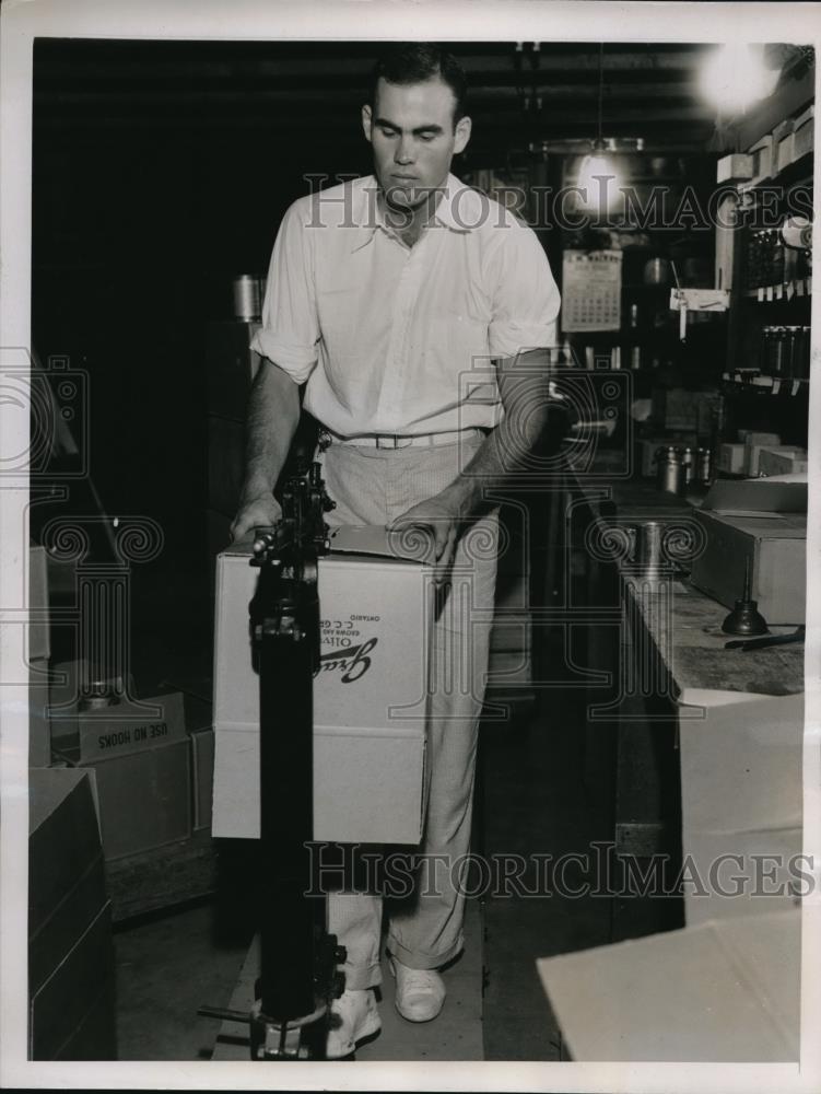 1936 Press Photo Bill Graber world pole vaulting record 2nd Olympics - nec43660 - Historic Images