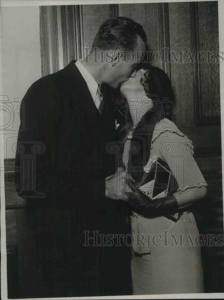 1931 Press Photo David Clark and his wife Nancy arriving at court - nec50172 - Historic Images