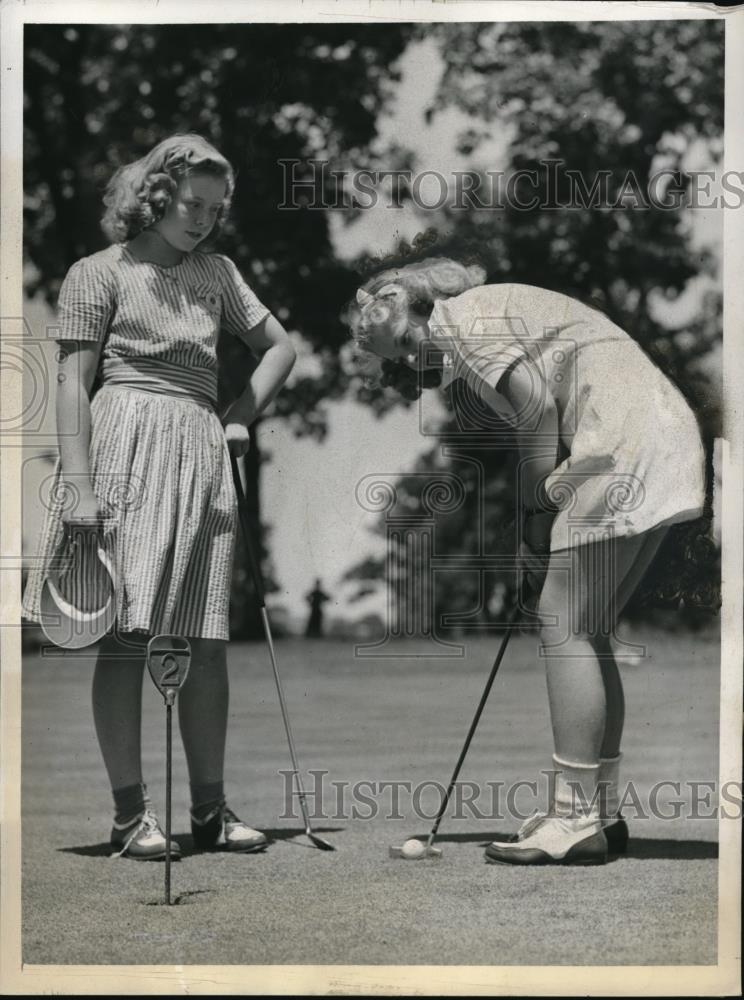 1942 Press Photo Hazel &amp; Helen Olbon Women&#39;a Western Golf Annual Open Tourney - Historic Images