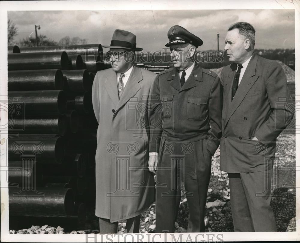 1953 Press Photo Brig General KS Metzger &amp; GD Welty Product Manager - Historic Images