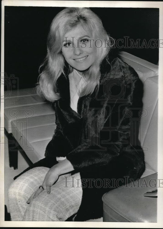 1968 Press Photo Australian beauty Penelope Plummer elected Miss World in London - Historic Images
