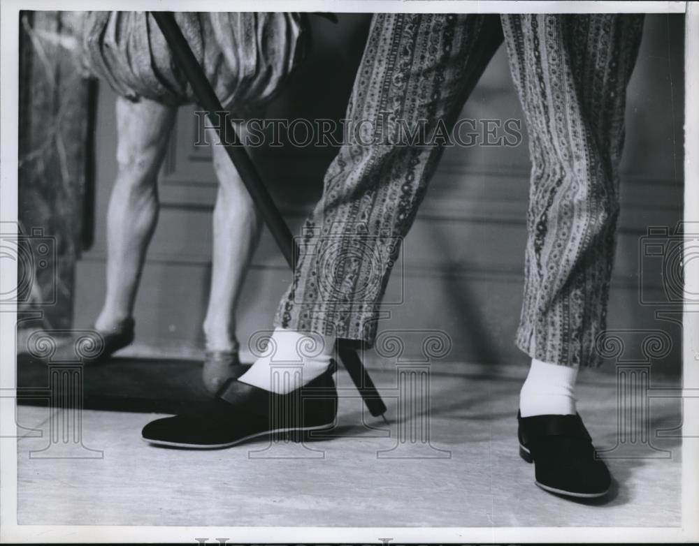 1960 Press Photo Suede And Calf Leather Shoes For Children - Historic Images