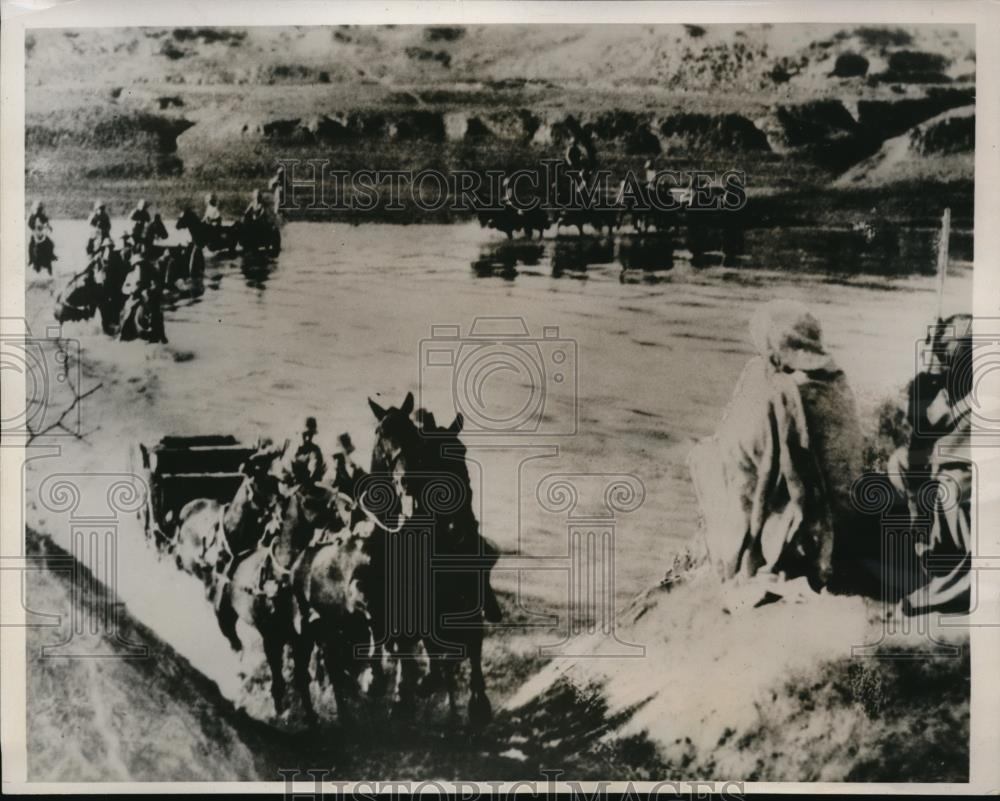 1938 Press Photo Tribesman Raid Indian Frontier - Historic Images