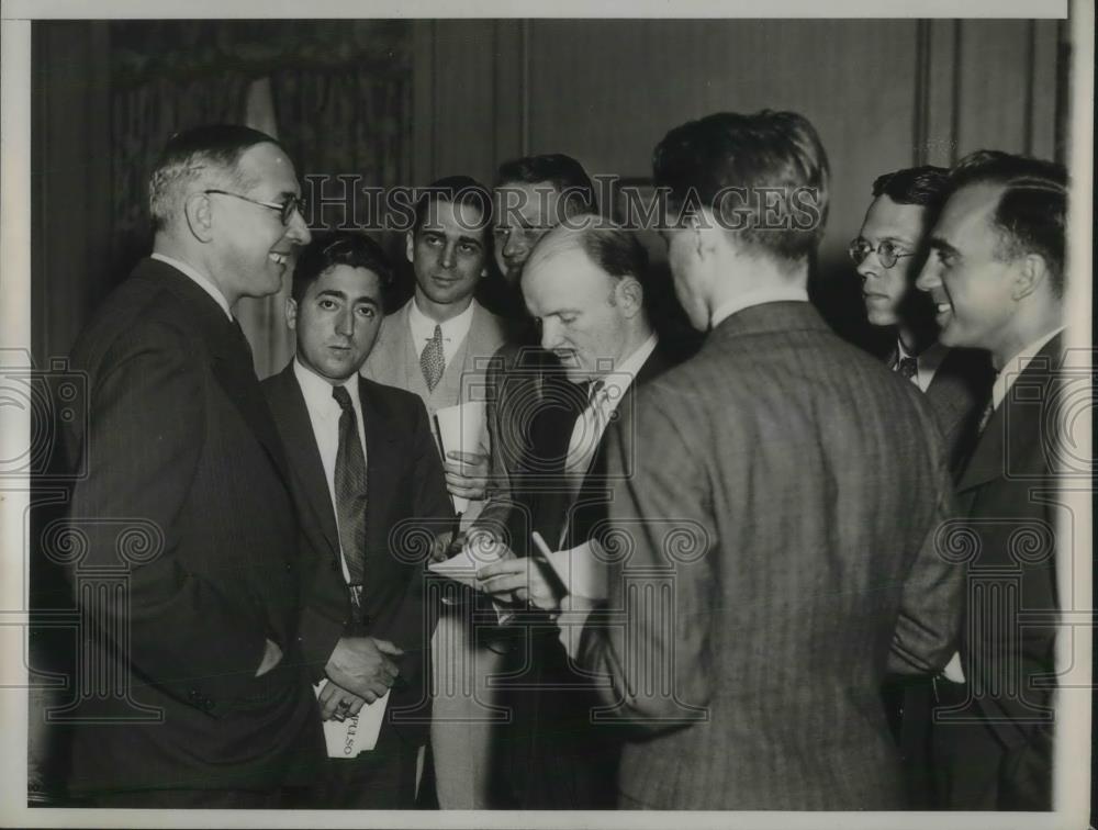 1934 Press Photo Dr Lopez Being Interviewed - Historic Images