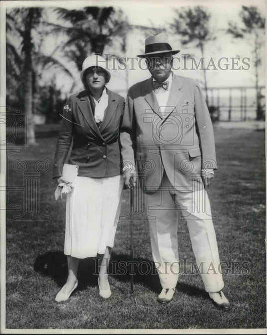 1931 Press Photo Mr & Mrs Francis Gallatin at the Breakers Beach in Palm Beach - Historic Images