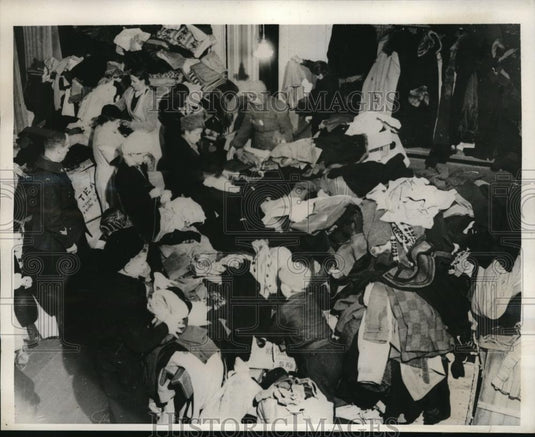 1940 Press Photo Swedish Clothing For Finnish Refugees - nec51478 - Historic Images