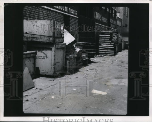 1957 Press Photo View of a dirty sidewalk. - Historic Images