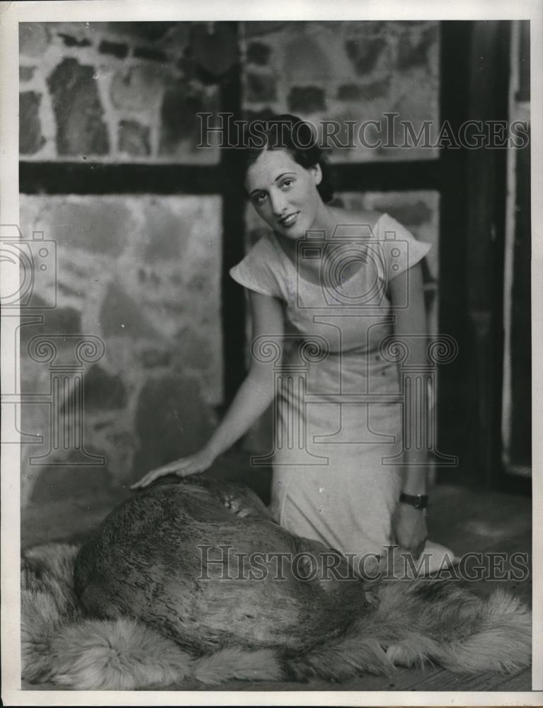 1933 Press Photo The silent watch dog of Laurel Dell Lake - nec47432 - Historic Images