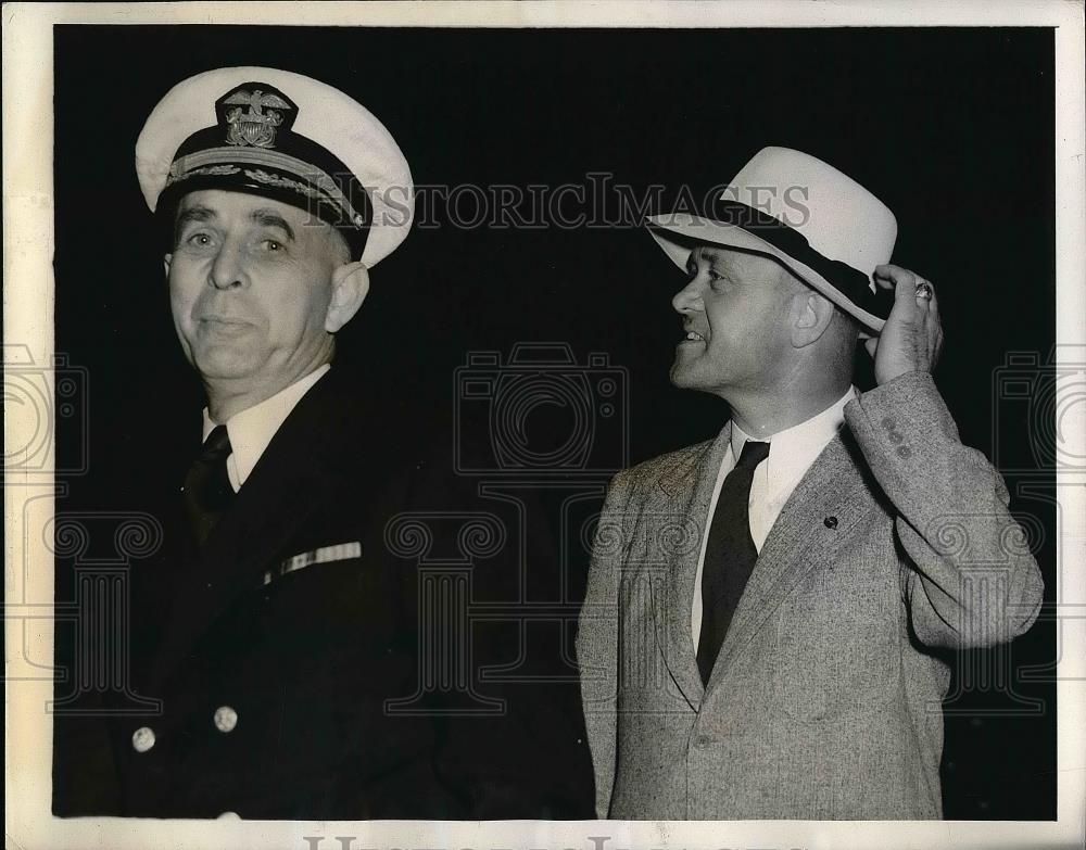 1939 Press Photo Capt WF Amsden &amp; Lt Cmdr CR Momsen at Portsmouth, N.H. - Historic Images