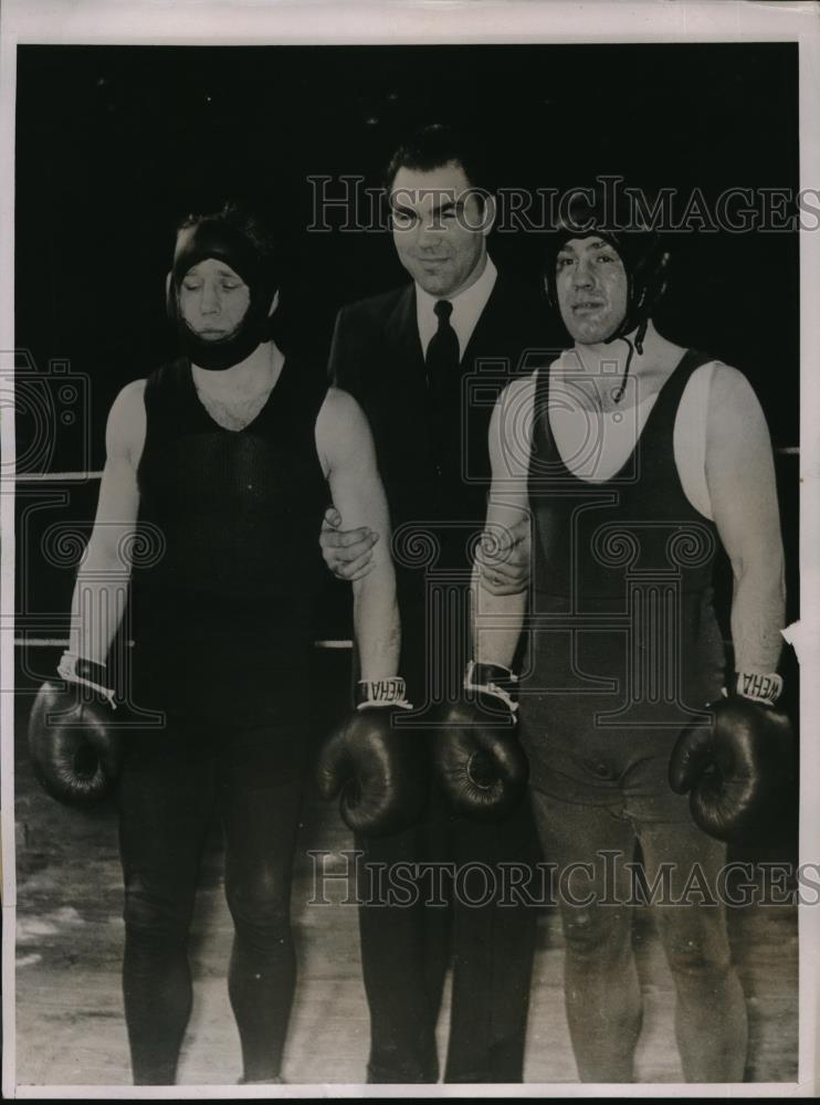 1936 Press Photo Max Schmeling conqueror of Joe Louis, acts as referee. - Historic Images