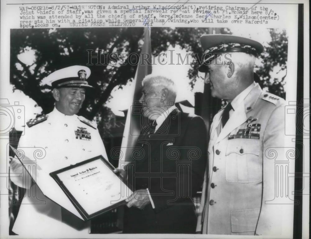 1957 Press Photo Admiral Arthur Radford Given Special Farewell Retreat - Historic Images