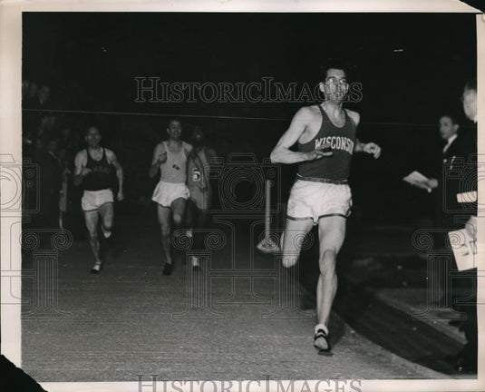 1940 Press Photo Chuck Fenske Wins Knights Of Columbus Track Meet NYC - Historic Images