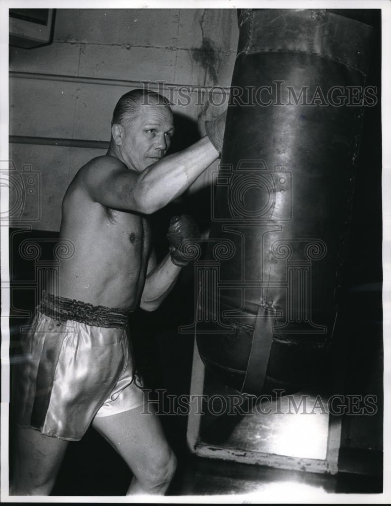 1962 Press Photo Boxwer Tony Zale at the gym - nes12614 - Historic Images