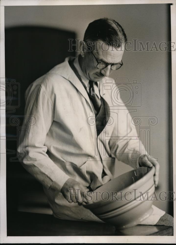 1936 Press Photo Hugh Wiley well known writer of Oriental And negro stories. - Historic Images