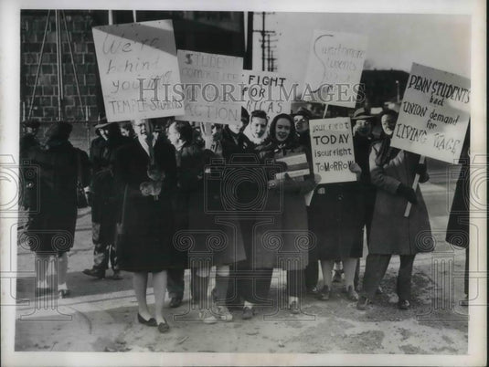 1946 Press Photo Temple & Swarthmore students picketing w/ steelworkers - Historic Images