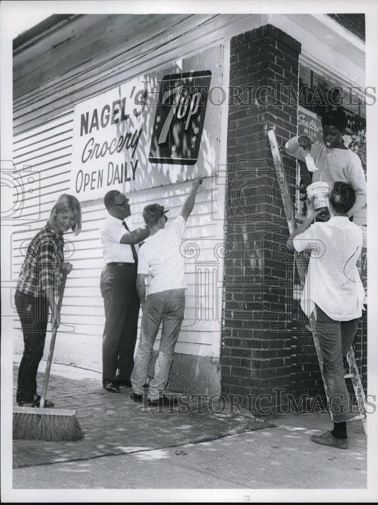 1969 Press Photo Reconstructing Nagel's Grocery in Tremont for Summer. - Historic Images
