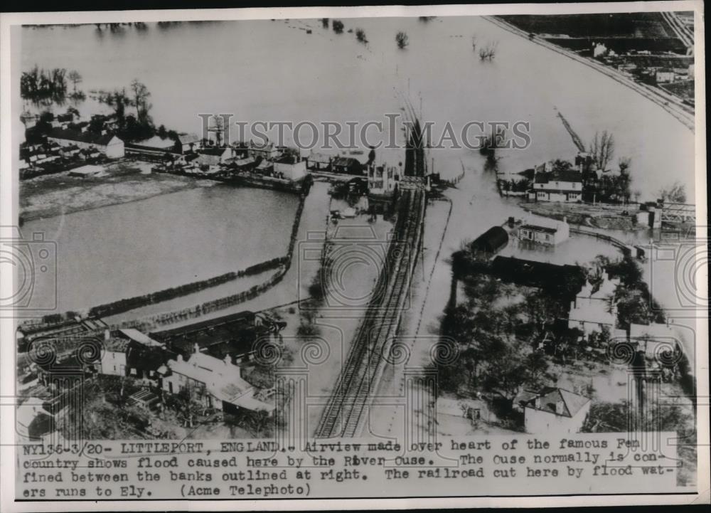 1947 Press Photo Airview of famous Fen Country shows flood by River Ouse. - Historic Images